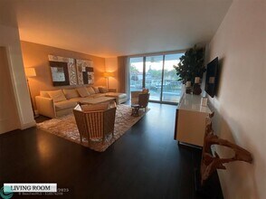 9400 W Bay Harbor Dr in Bay Harbor Islands, FL - Building Photo - Building Photo