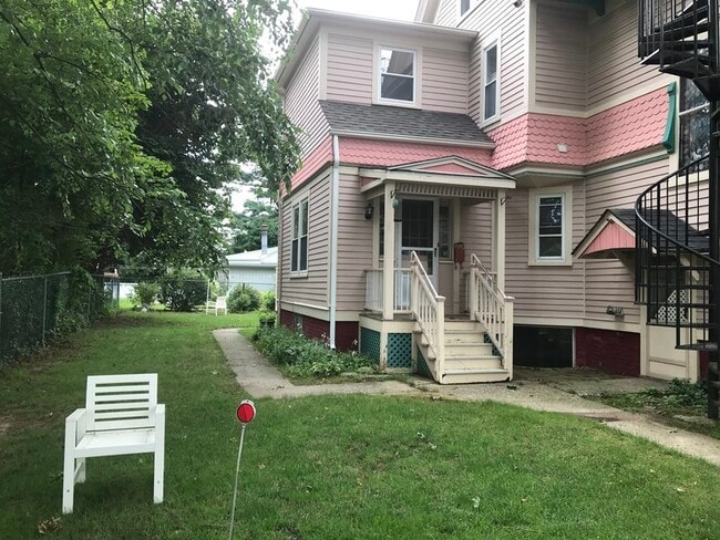 61 Western Ave in Westfield, MA - Building Photo - Building Photo