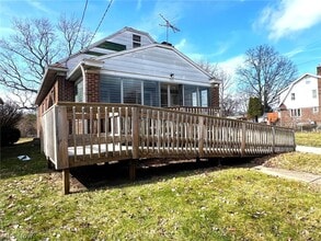 982 Dan St in Akron, OH - Building Photo - Building Photo