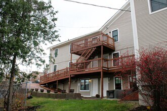 10 Barrett St, Unit D in Burlington, VT - Foto de edificio - Building Photo