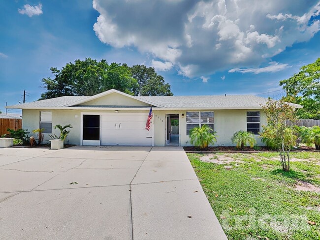 5513 3rd Avenue Plaza W in Bradenton, FL - Building Photo - Building Photo