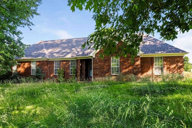 498 W Tipton Lake Cir in Millington, TN - Building Photo - Building Photo