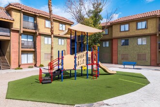 Encantada Apartments in Las Vegas, NV - Building Photo - Building Photo