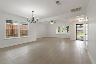 2024 Oakmeadow St in Bedford, TX - Building Photo - Building Photo