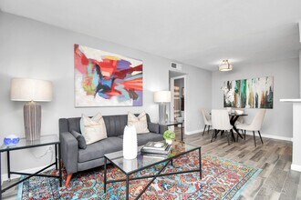 2701 W Bellfort Ave in Houston, TX - Building Photo - Building Photo