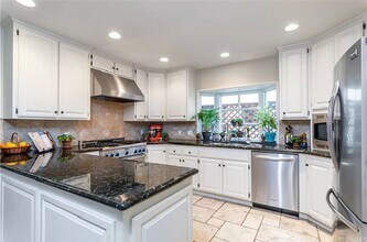 210 St Joseph Ave in Long Beach, CA - Building Photo - Building Photo