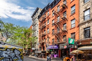 118 Macdougal St in New York, NY - Foto de edificio - Primary Photo