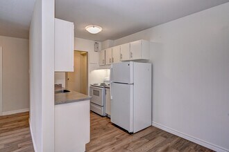 564-564 Durham Crescent in Woodstock, ON - Building Photo - Building Photo