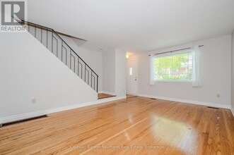 144 Princeton Dr in Hamilton, ON - Building Photo - Building Photo