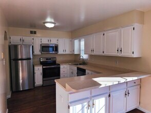 12452 Sweet Leaf Terrace in Fairfax, VA - Building Photo - Building Photo