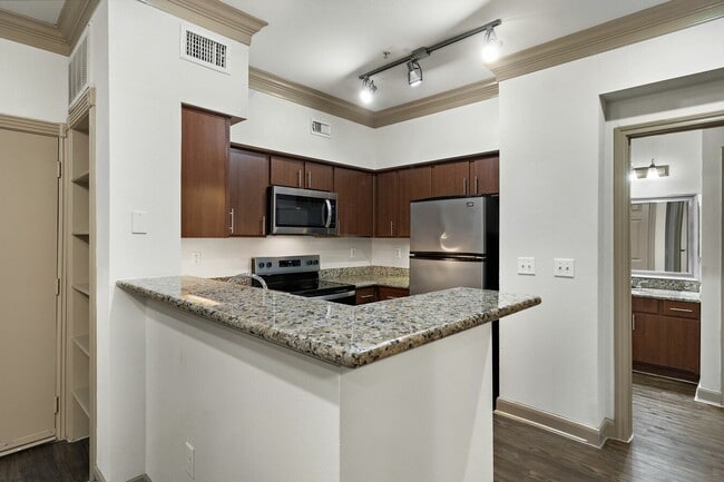 8882 Westheimer Rd in Houston, TX - Building Photo - Building Photo