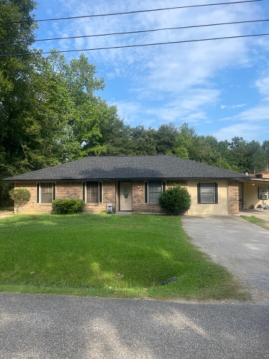 415 S 16th St in Silsbee, TX - Foto de edificio