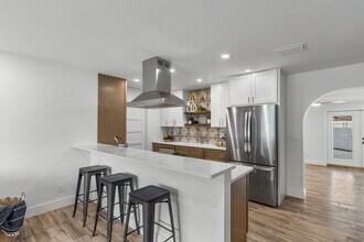 3621 Searobin Dr SE in St. Petersburg, FL - Building Photo - Building Photo