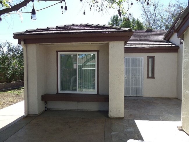 1801 Esquire Glen in Escondido, CA - Building Photo - Building Photo