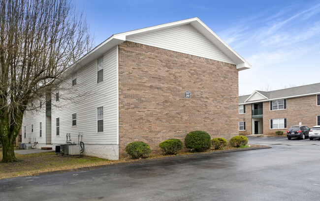 East Ridge Village in East Ridge, TN - Foto de edificio - Building Photo