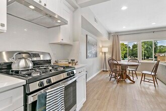 931 W Glen Flora Ave in Waukegan, IL - Building Photo - Building Photo