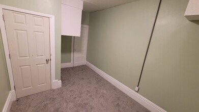 126 W William St, Unit 2 in Albert Lea, MN - Building Photo - Building Photo