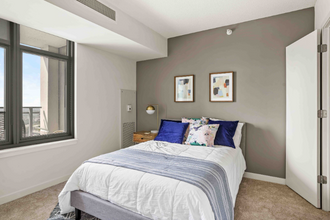 600 W Kinzie St in Chicago, IL - Building Photo - Building Photo