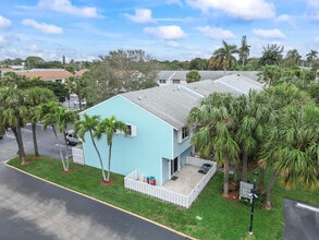 2757 NE 15th St in Pompano Beach, FL - Foto de edificio - Building Photo