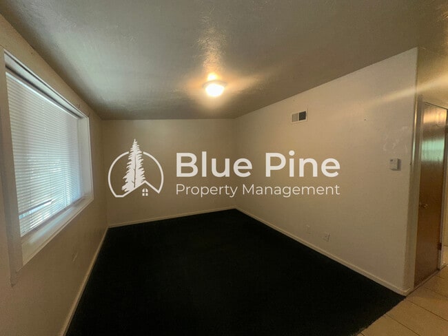 390 W 14th St in Idaho Falls, ID - Building Photo - Building Photo