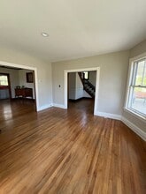 712 Gray Rd in Gorham, ME - Foto de edificio - Building Photo