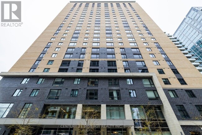 property at 105-2105 Champagne Ave S