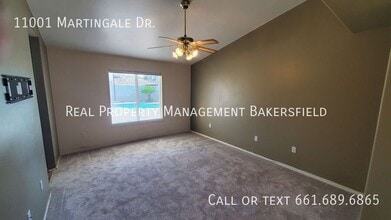 11001 Martingale Dr in Bakersfield, CA - Building Photo - Building Photo