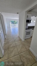 15205 NE 6th Ave in Miami, FL - Foto de edificio - Building Photo