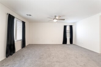 6213 Clackamas Ct in Las Vegas, NV - Building Photo - Building Photo