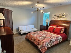 2952 Lake Hollow Rd, Unit Apartments by the Lake in Gainesville, GA - Building Photo