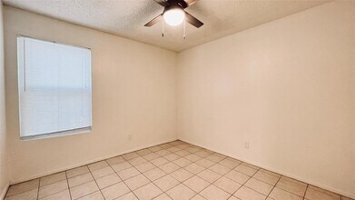 8901 Pineridge Dr, Unit B in Austin, TX - Building Photo - Building Photo