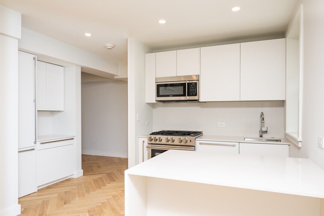 16 Forest St in Cambridge, MA - Building Photo