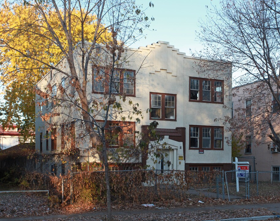 3420 Chicago Ave S in Minneapolis, MN - Foto de edificio