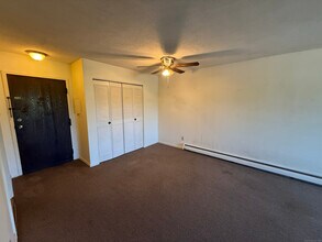 40 California St in Stratford, CT - Building Photo - Building Photo
