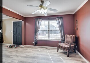 2758 Hillsboro Blvd in Aurora, IL - Building Photo - Building Photo