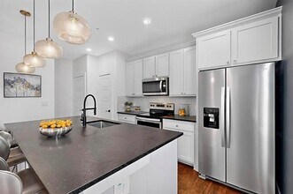 800 S Welch St in Denton, TX - Building Photo - Building Photo