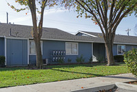 Silver Birch Apartments in Huron, CA - Foto de edificio - Building Photo