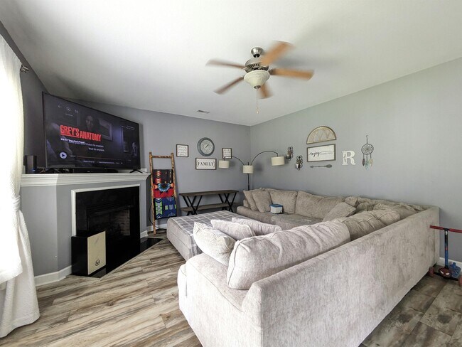 205 Bell Ridge Ln in Hubert, NC - Building Photo - Building Photo