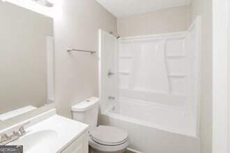 6231 Willowbrook Dr in Riverdale, GA - Building Photo - Building Photo