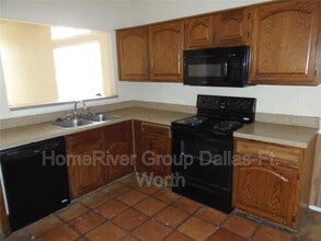 421 Surrey Pl in Mesquite, TX - Building Photo - Building Photo