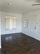 Hedges Plaza in Fresno, CA - Foto de edificio - Interior Photo