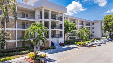 2800 N Palm Aire Dr in Pompano Beach, FL - Building Photo - Building Photo