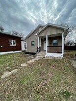 1342 Berry Blvd in Louisville, KY - Building Photo