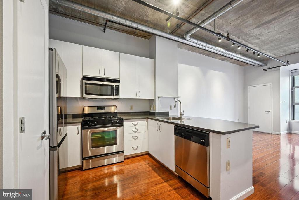 1300 N St NW in Washington, DC - Building Photo