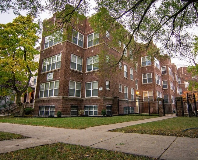 6439 S Kenwood Ave, Unit 14W