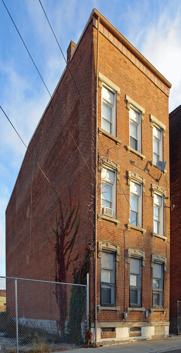 514 Oliver St in Cincinnati, OH - Foto de edificio