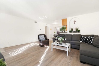 1000 Estes St, Unit SI ID1513731P in El Cajon, CA - Foto de edificio - Building Photo