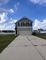 330 Amberly Cir in Pageland, SC - Building Photo