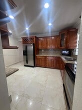 281 W 17th St in Hialeah, FL - Building Photo - Building Photo