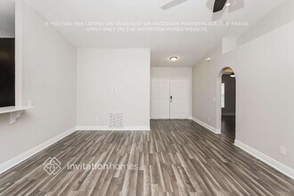 4616 Horseshoe Pick Ln in Valrico, FL - Foto de edificio - Building Photo